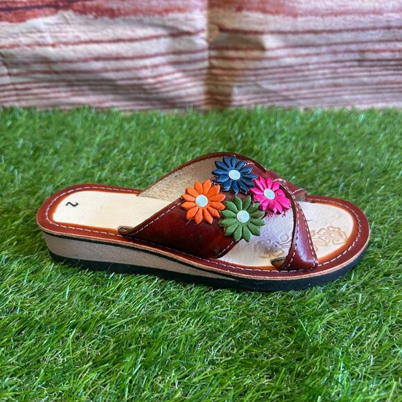 Women's Genuine Leather Sandals with Flower Details Handmade in Mexico - Picture 5 of 7